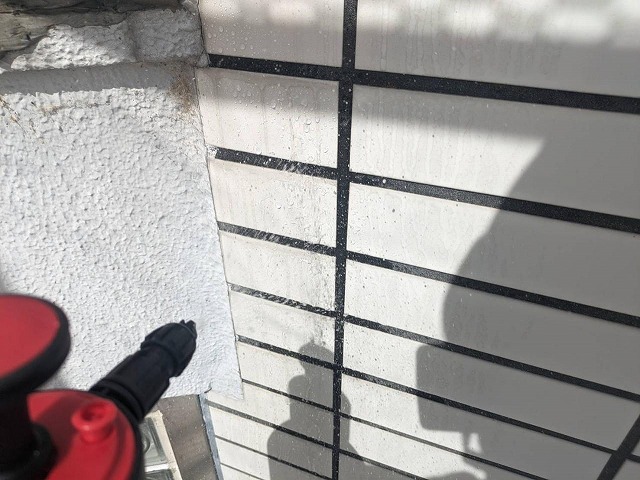 甲府市　外壁塗装工事　大型修繕塗装　ビル　薬品洗浄　タイル